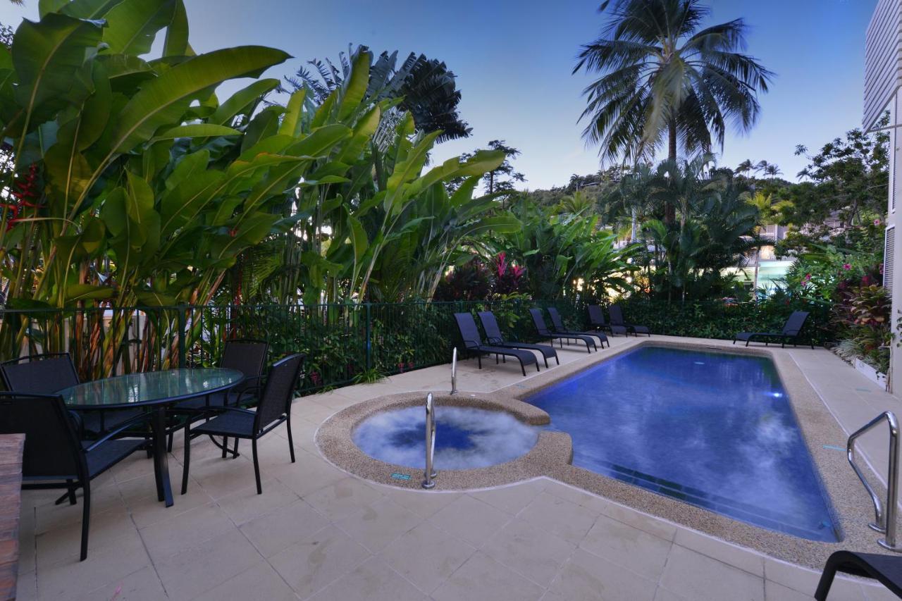 Port Douglas Apartments - Adults Only Oasis Buitenkant foto