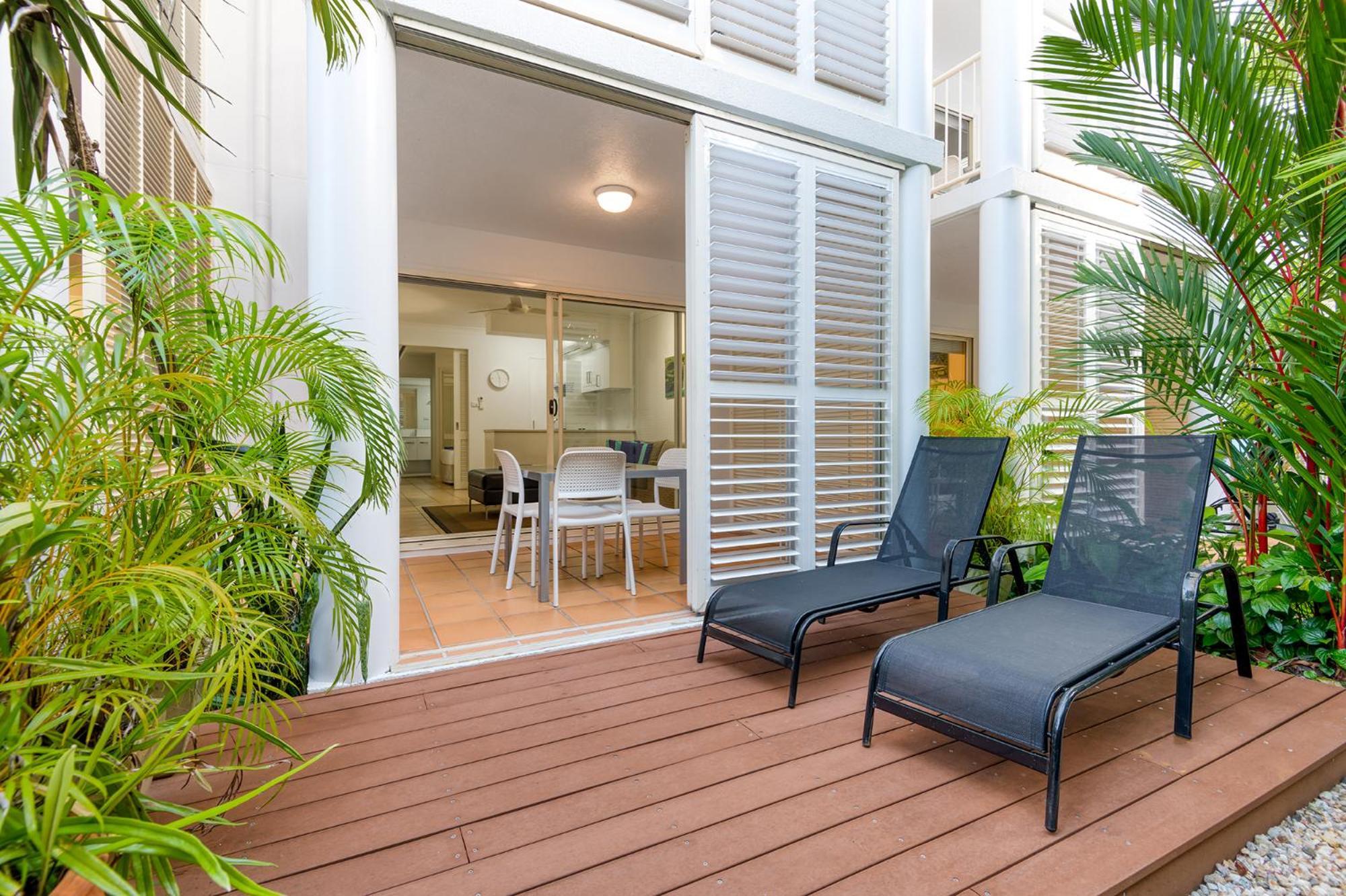 Port Douglas Apartments - Adults Only Oasis Buitenkant foto