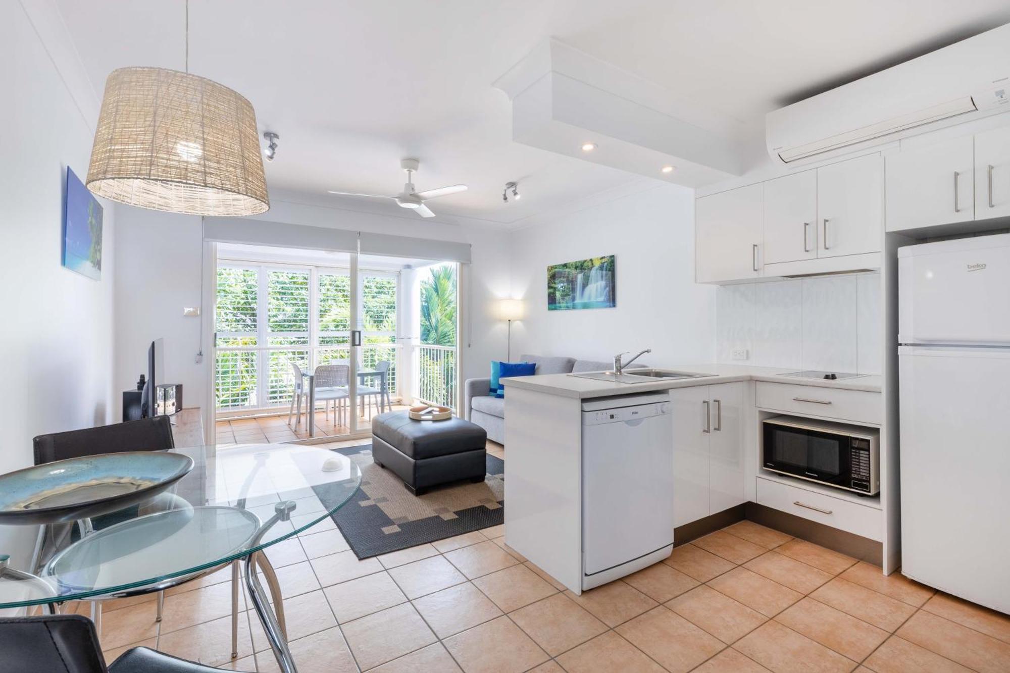 Port Douglas Apartments - Adults Only Oasis Buitenkant foto